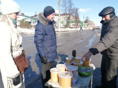 Ленар Нургаянов посетил первую весеннюю сельхозярмарку в Агрызе (ФОТО)