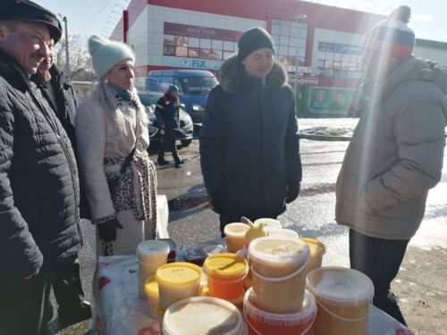 Ленар Нургаянов посетил первую весеннюю сельхозярмарку в Агрызе (ФОТО)