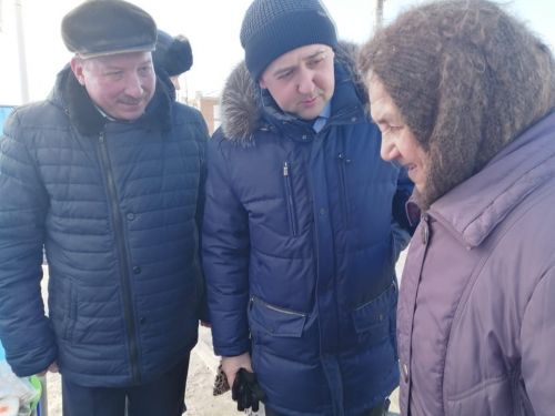 Ленар Нургаянов посетил первую весеннюю сельхозярмарку в Агрызе (ФОТО)