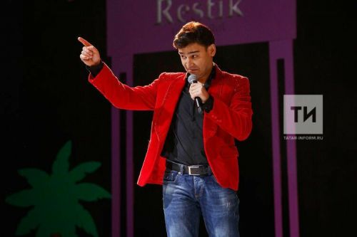 Данир Сабиров танылган җырчы Сергей Лазаревка акыл өйрәтеп кайткан