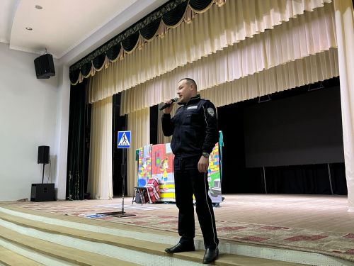 Агрызским школьникам показали спектакль по ПДД