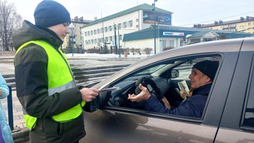Агрызским водителям напомнили о правилах перевозки детей