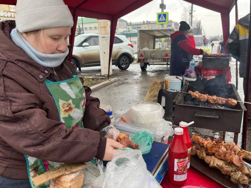 Широким ассортиментом радует агрызцев весенняя ярмарка (ФОТОРЕПОРТАЖ)