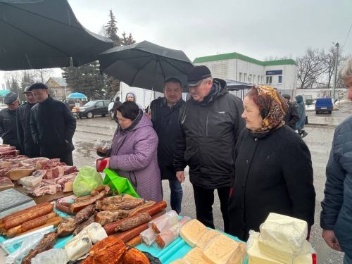 Широким ассортиментом радует агрызцев весенняя ярмарка (ФОТОРЕПОРТАЖ)