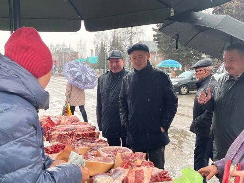 Широким ассортиментом радует агрызцев весенняя ярмарка (ФОТОРЕПОРТАЖ)