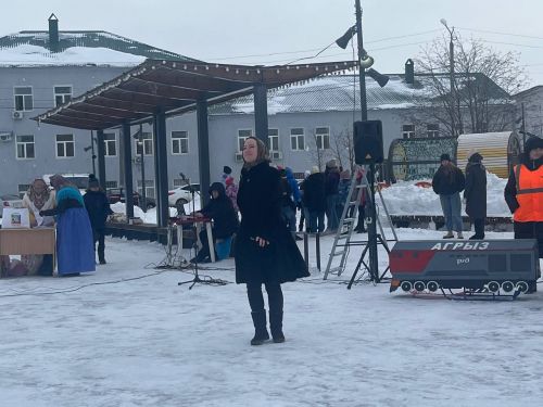 На Привокзальной площади Агрыза отметили Масленицу (ФОТО)