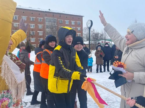 На Привокзальной площади Агрыза отметили Масленицу (ФОТО)