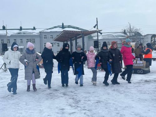 На Привокзальной площади Агрыза отметили Масленицу (ФОТО)