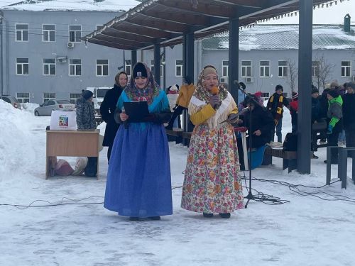 На Привокзальной площади Агрыза отметили Масленицу (ФОТО)