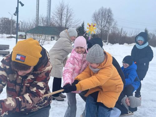 На Привокзальной площади Агрыза отметили Масленицу (ФОТО)