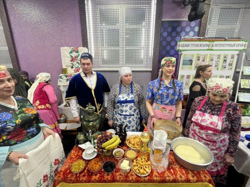 Год национальных культур и традиций в Агрызе открыли богатой выставкой «культурного кода» (ФОТОРЕПОРТАЖ)