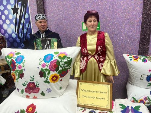 Год национальных культур и традиций в Агрызе открыли богатой выставкой «культурного кода» (ФОТОРЕПОРТАЖ)