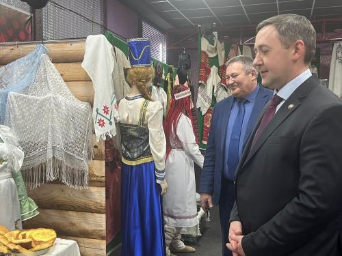 Год национальных культур и традиций в Агрызе открыли богатой выставкой «культурного кода» (ФОТОРЕПОРТАЖ)