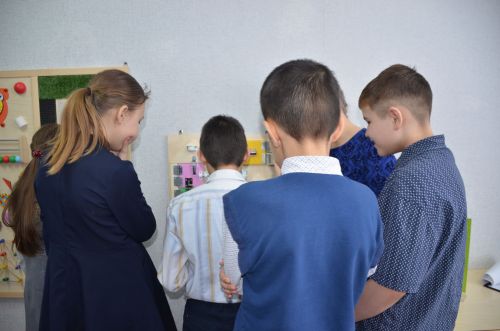 При агрызской детской библиотеке открылась сенсорная комната