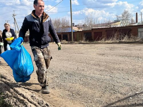 На общегородской субботник вышел весь Агрыз (ФОТОРЕПОРТАЖ)