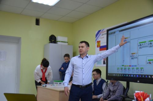 В школе №3 прошел семинар, посвященный деятельности центрам «Точка роста» (ФОТОРЕПОРТАЖ)