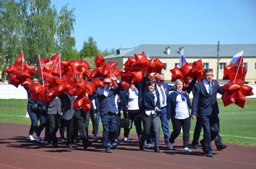 В День Победы агрызцы вышли на парад трудовых коллективов (ФОТОРЕПОРТАЖ)
