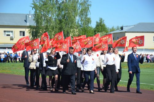 В День Победы агрызцы вышли на парад трудовых коллективов (ФОТОРЕПОРТАЖ)