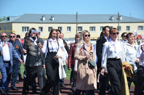 В День Победы агрызцы вышли на парад трудовых коллективов (ФОТОРЕПОРТАЖ)