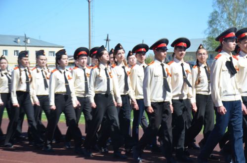 В День Победы агрызцы вышли на парад трудовых коллективов (ФОТОРЕПОРТАЖ)