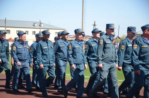 В День Победы агрызцы вышли на парад трудовых коллективов (ФОТОРЕПОРТАЖ)