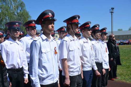 В День Победы агрызцы вышли на парад трудовых коллективов (ФОТОРЕПОРТАЖ)