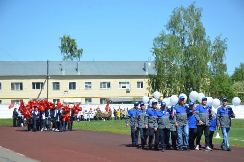 В День Победы агрызцы вышли на парад трудовых коллективов (ФОТОРЕПОРТАЖ)