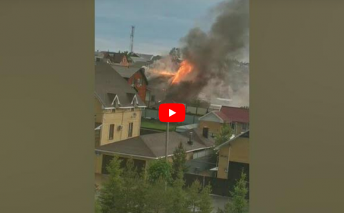 Пожар в жилом доме после удара молнии попал на видео в Татарстане