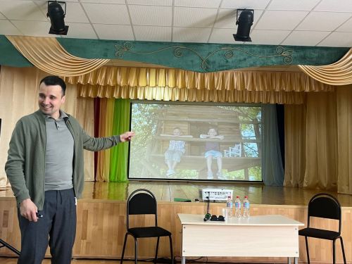 Тимур Сулейманов на примере из своего детства рассказал агрызцам о задачах и целях организации «Движение первых»
