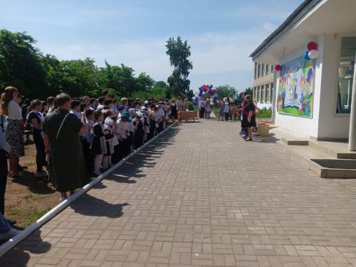 В Красном Боре состоялась торжественная линейка