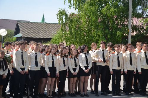 Для выпускников школы №2 прозвенел последний звонок