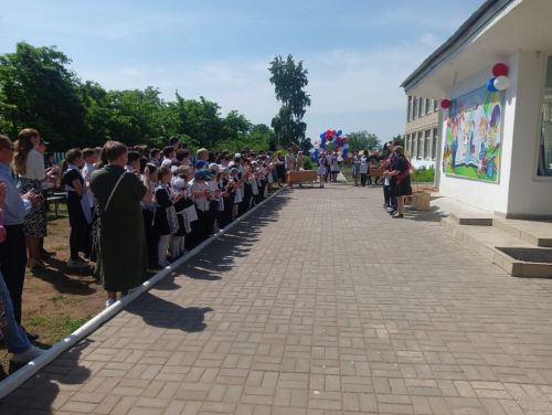 В Красном Боре состоялась торжественная линейка