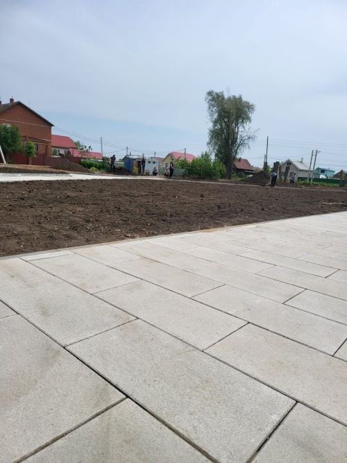 В Агрызе продолжается благоустройство Ленинского парка