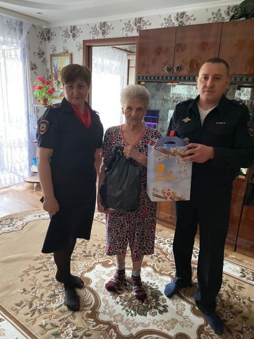 В Агрызском районе посещают ветеранов Великой Отечественной войны, их вдов и тружеников тыла