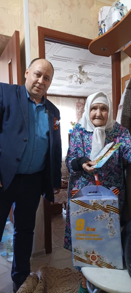 В Агрызском районе посещают ветеранов Великой Отечественной войны, их вдов и тружеников тыла