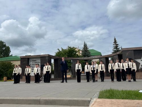 Жители Агрыза в День памяти и скорби собрались у Вечного огня