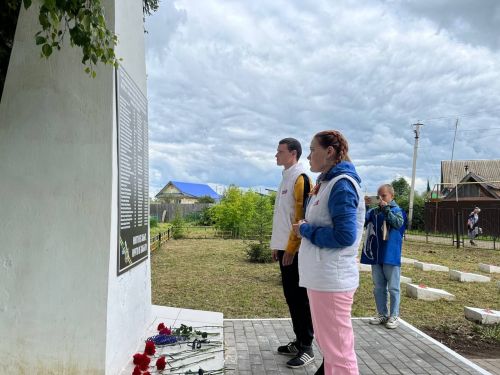 Жители Агрыза в День памяти и скорби собрались у Вечного огня