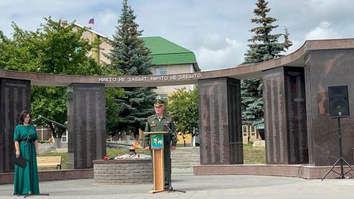 Жители Агрыза в День памяти и скорби собрались у Вечного огня
