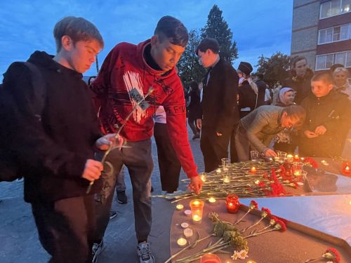 На площади Победы в Агрызе прошла акция «Свеча Памяти»