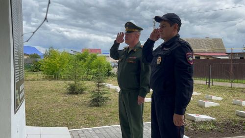 Жители Агрыза в День памяти и скорби собрались у Вечного огня