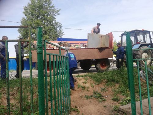 В Агрызе организовали субботники по очистке кладбищ