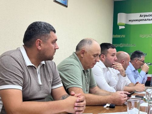 Министр строительства, архитектуры и ЖКХ РТ осмотрел ход работ по модернизации инженерных сетей в Агрызе