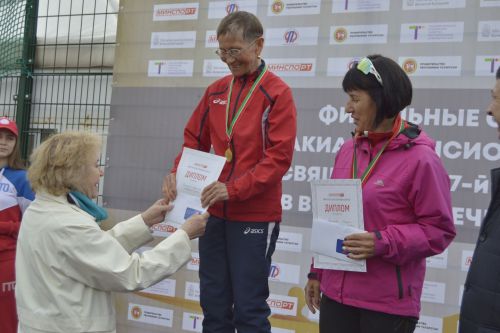 Спортчы пенсионер Людмила Тукмачева Санкт-Петербургка бара