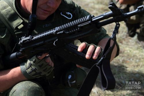Мотострелки из Татарстана отрабатывают ведение боя на полигоне под Оренбургом