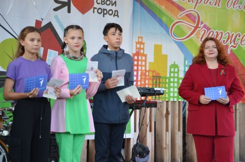 В День города в Агрызе юные граждане получили свои первые паспорта