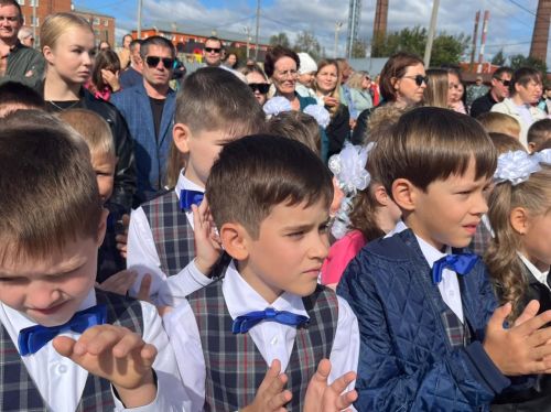 В Агрызе проходят торжественные линейки