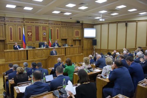 Альфия Когогина приняла участие в совещании в Госсовете РТ