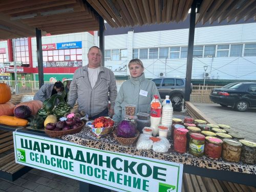 В Агрызе проходит первая осенняя сельхозярмарка (ФОТОРЕПОРТАЖ)