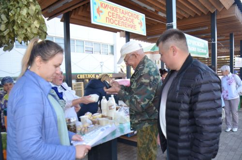 Әгерҗедә беренче көзге ярминкә гөрләде