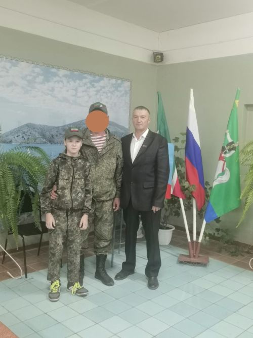 Жители Янга Аула торжественно встретили участника СВО